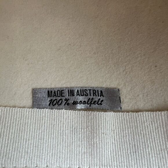 Vintage Authentic Austrian Woolfelt Cream Triple Green Braid Feather Women’s Hat - Picture 6 of 7